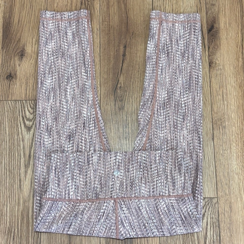 Lululemon Wunder Under Crop High Rise Crop Leggings Size 8 Arrow Jacquard 21" - Picture 1 of 6
